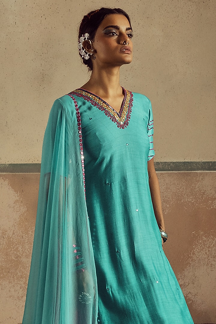 Pink Bemberg Silk Wedding Lehenga Set by Zariya The Label at Pernia's Pop Up Shop