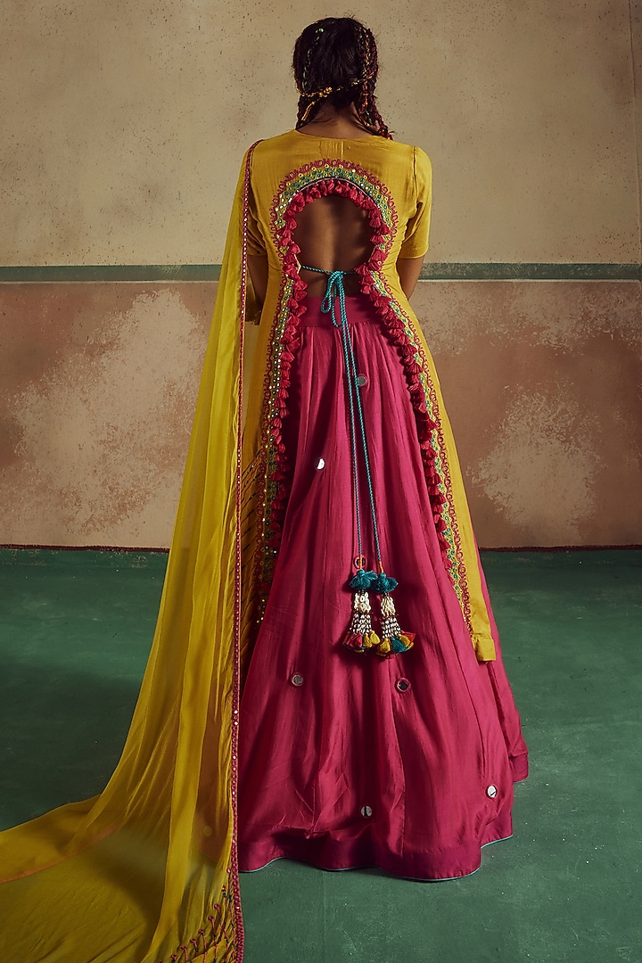 Pink Bemberg Silk Wedding Lehenga Set by Zariya The Label at Pernia's Pop Up Shop