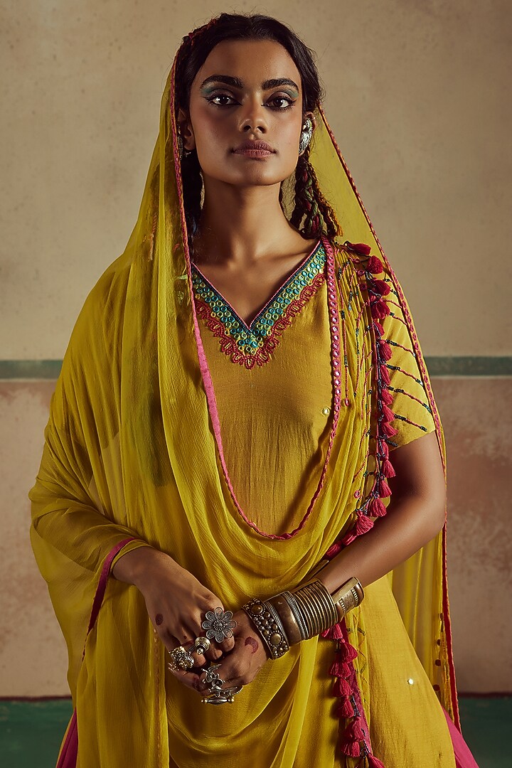 Pink Bemberg Silk Wedding Lehenga Set by Zariya The Label at Pernia's Pop Up Shop