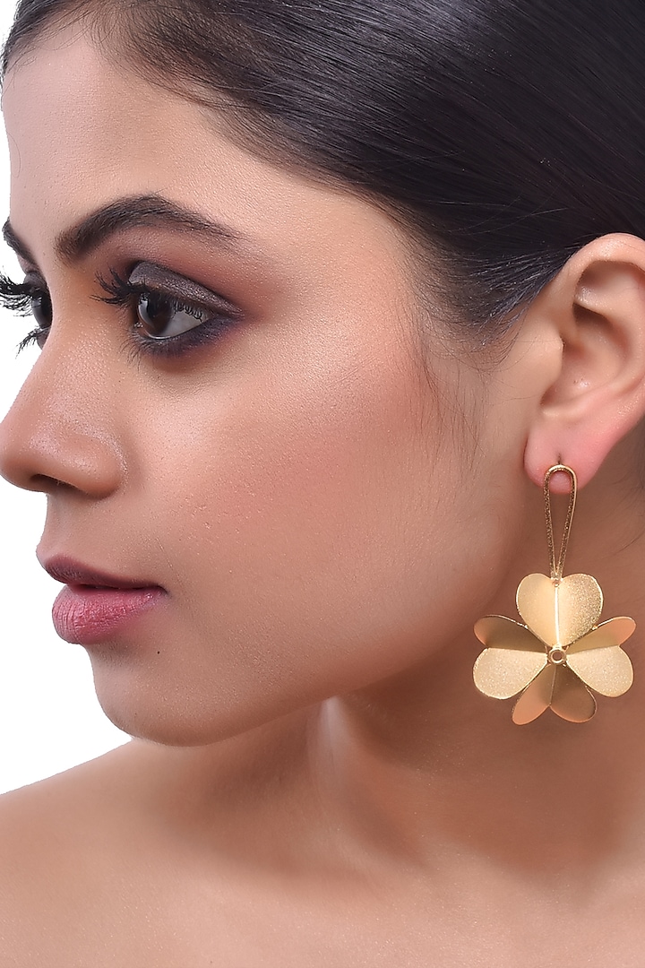 Two-Tone Finish Floral Dangler Earrings by ZAZA BY SOMYA at Pernia's Pop Up Shop