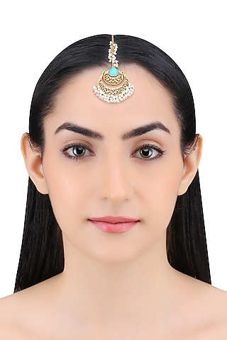 Gold plated turquoise and pearl beads filigree maang tikka by Zariin