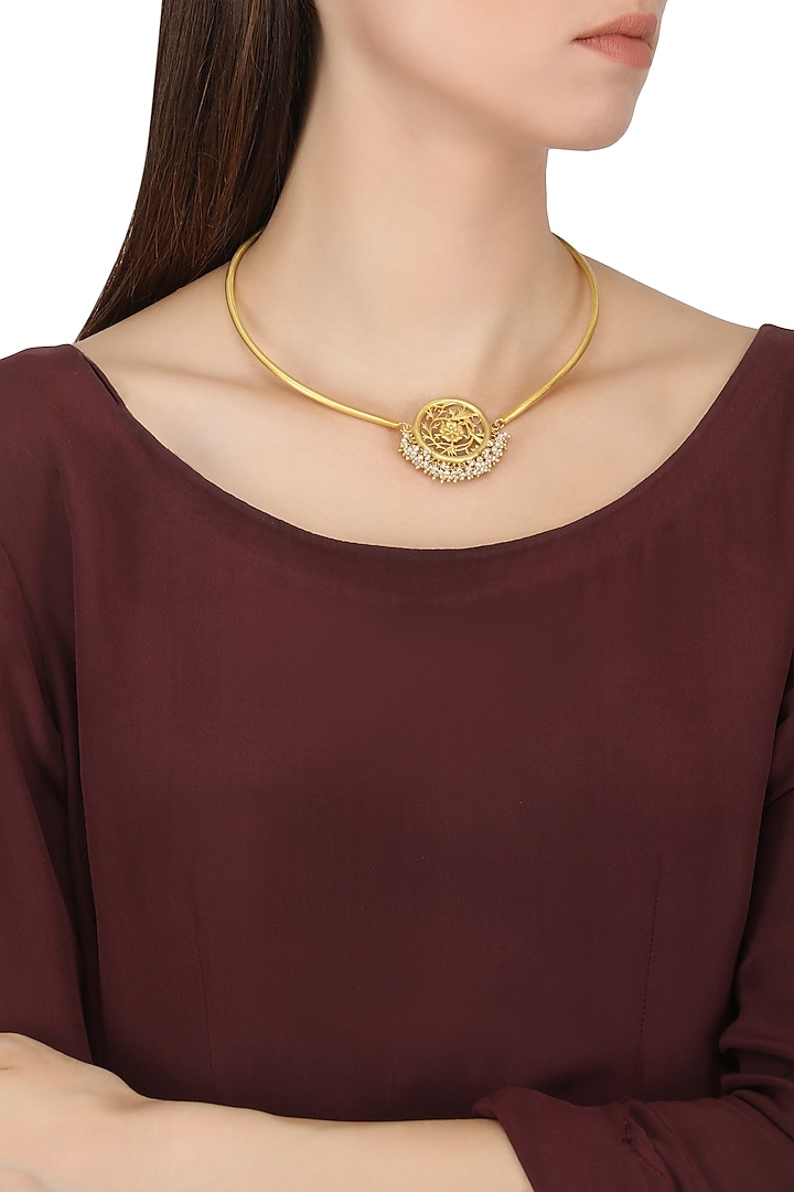 Gold plated filigree pearl hangings chocker necklace by Zariin