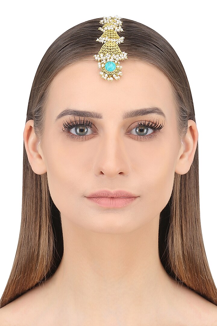 Gold Plated Pearls and Turquoise Stone Maang Tikka by Zariin