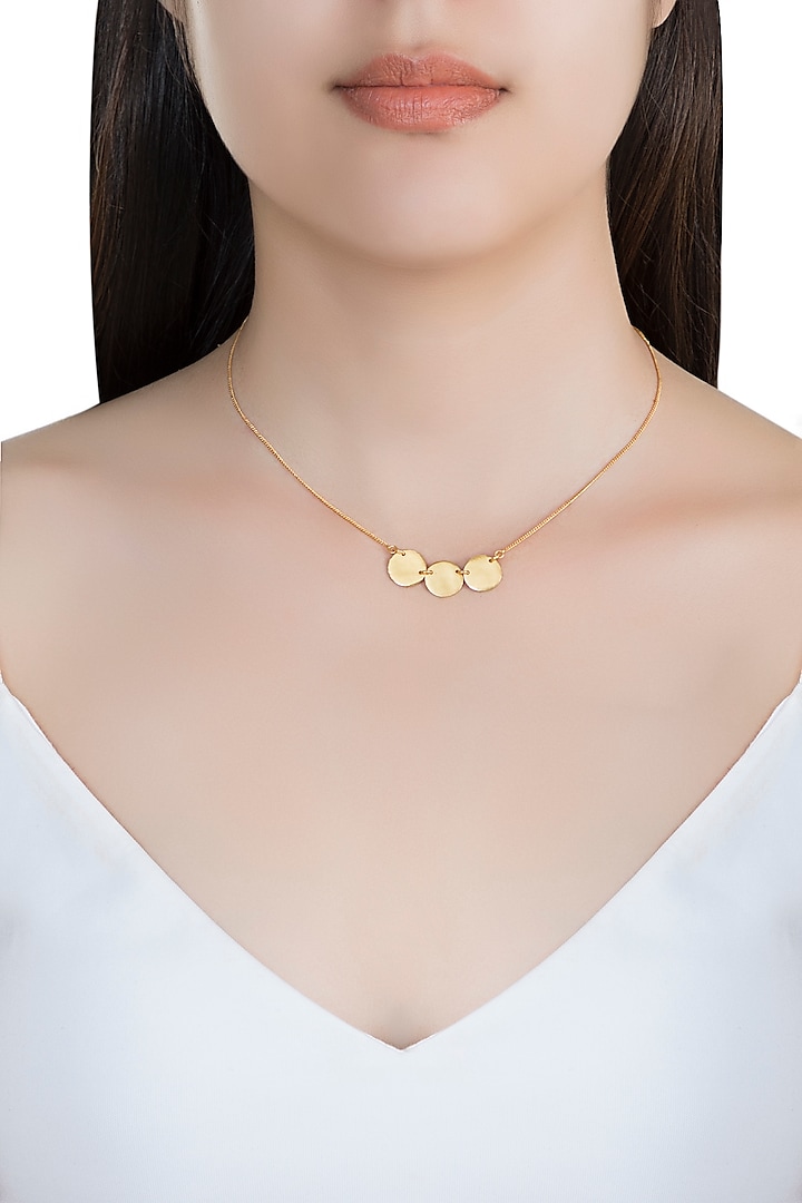 22Kt Gold Plated Circular Pendant Necklace by Zariin