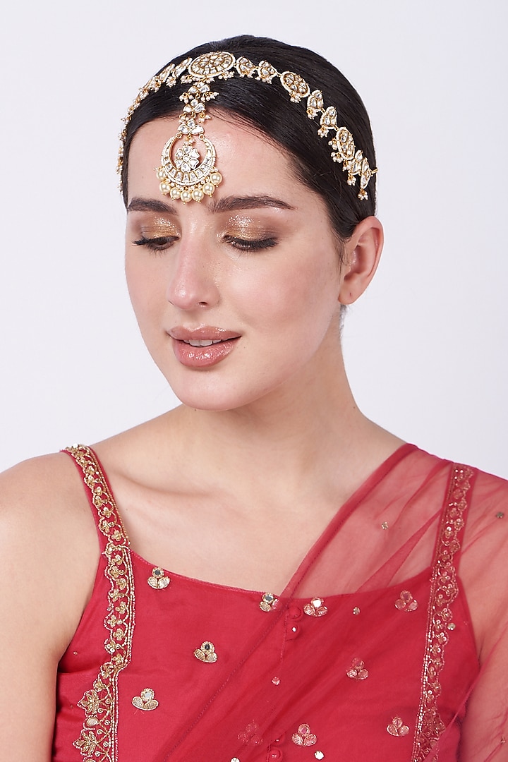 Gold Finish Kundan Polki Mathapatti by Zevar By Geeta at Pernia's Pop Up Shop