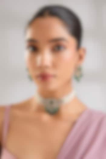 Two-Tone Finish Kundan Polki & Green Stone Choker Necklace Set by Zevar By Geeta at Pernia's Pop Up Shop