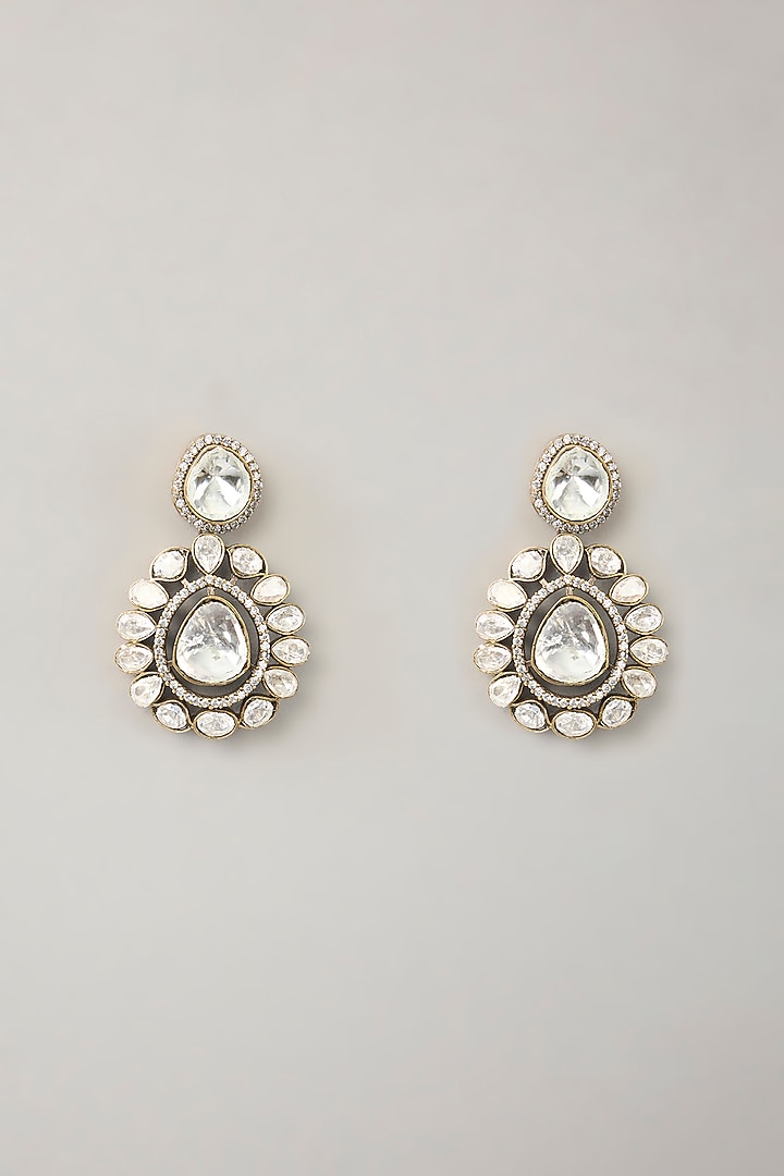 White Finish Kundan Polki Necklace Set by Zevar By Geeta at Pernia's Pop Up Shop