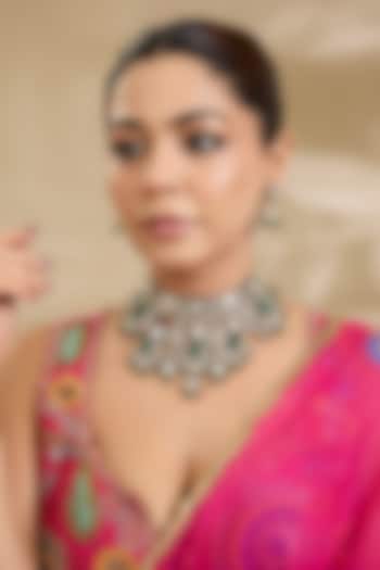 Two-Tone Finish Kundan Polki & Green Stone Necklace Set by Zevar By Geeta at Pernia's Pop Up Shop