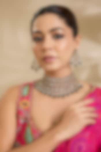 Two-Tone Finish Kundan Polki & Green Stone Layered Necklace Set by Zevar By Geeta at Pernia's Pop Up Shop