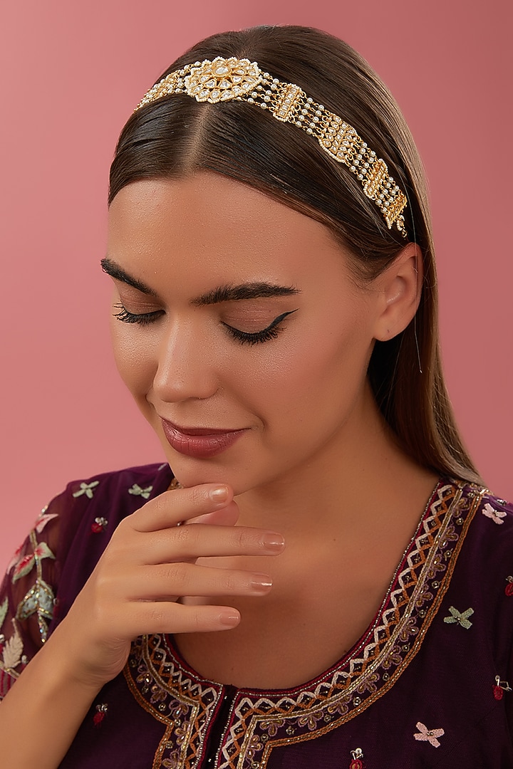 Gold Finish Kundan Polki Mathapatti by Zevar By Geeta at Pernia's Pop Up Shop