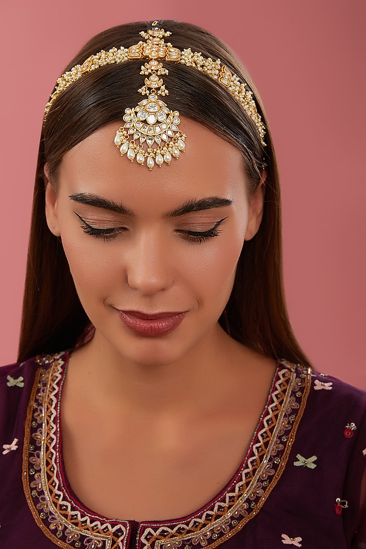 Gold Finish Kundan Polki Mathapatti by Zevar By Geeta at Pernia's Pop Up Shop