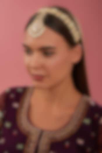 Gold Finish Kundan Polki Mathapatti by Zevar By Geeta at Pernia's Pop Up Shop