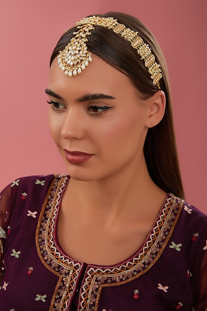 Gold Finish Kundan Polki Mathapatti by Zevar By Geeta at Pernia's Pop Up Shop