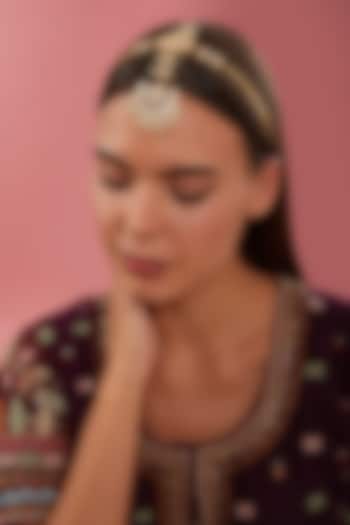 Gold Finish Kundan Polki Mathapatti by Zevar By Geeta at Pernia's Pop Up Shop