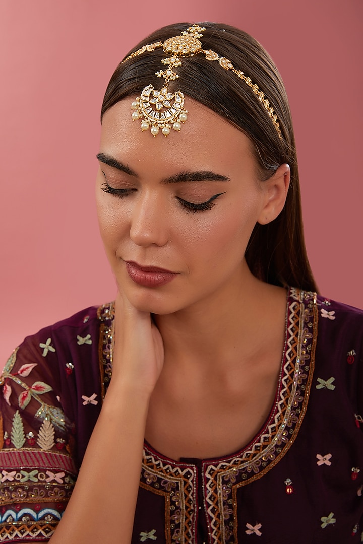 Gold Finish Kundan Polki Mathapatti by Zevar By Geeta at Pernia's Pop Up Shop