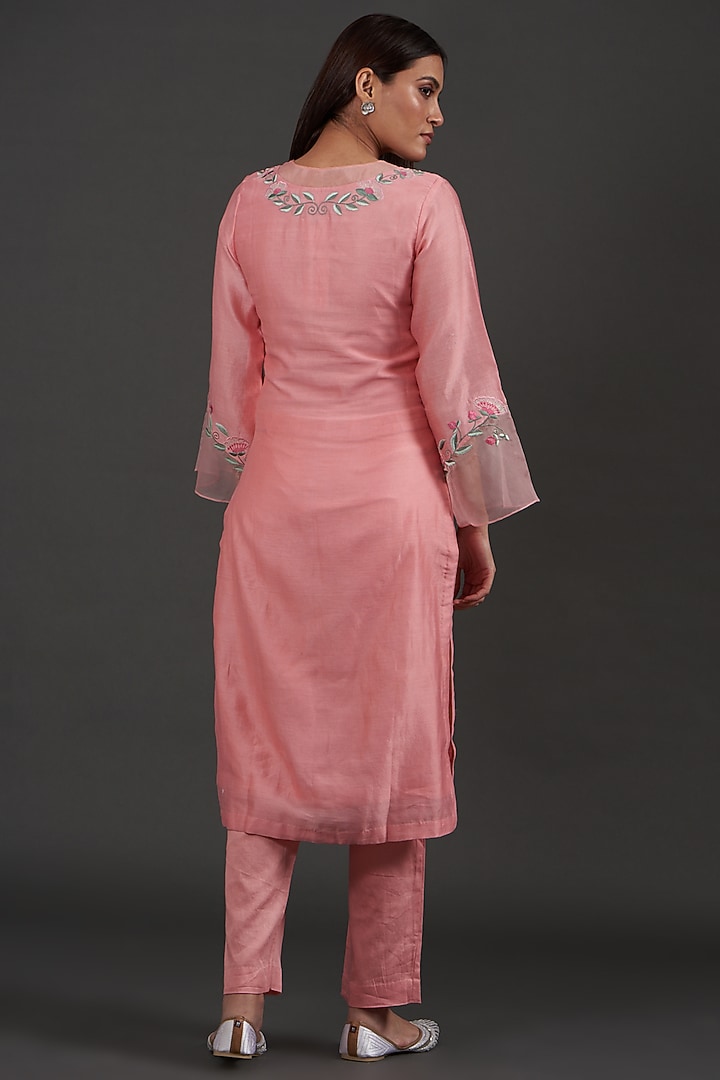 Pink Chanderi Cotton Silk Embroidered Kurta Set by Zeefaa at Pernia's Pop Up Shop