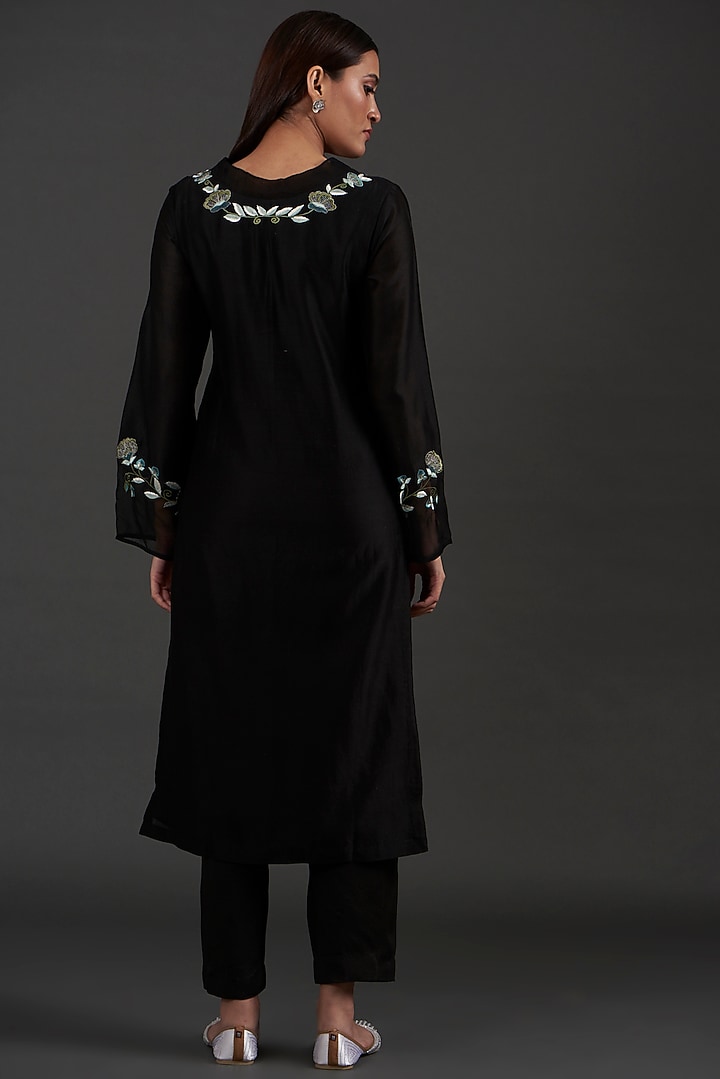 Black Chanderi Cotton Silk Embroidered Kurta Set by Zeefaa at Pernia's Pop Up Shop