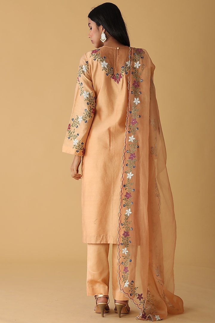 Yellow Chanderi Embroidered Kurta Set by Zeefaa at Pernia's Pop Up Shop