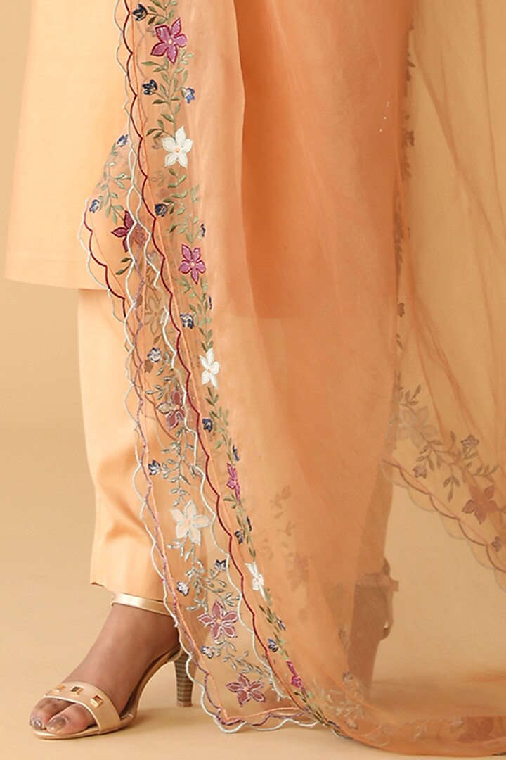 Yellow Chanderi Embroidered Kurta Set by Zeefaa at Pernia's Pop Up Shop