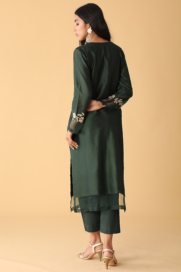 Emerald Green Chanderi Embroidered Kurta Set by Zeefaa at Pernia's Pop Up Shop