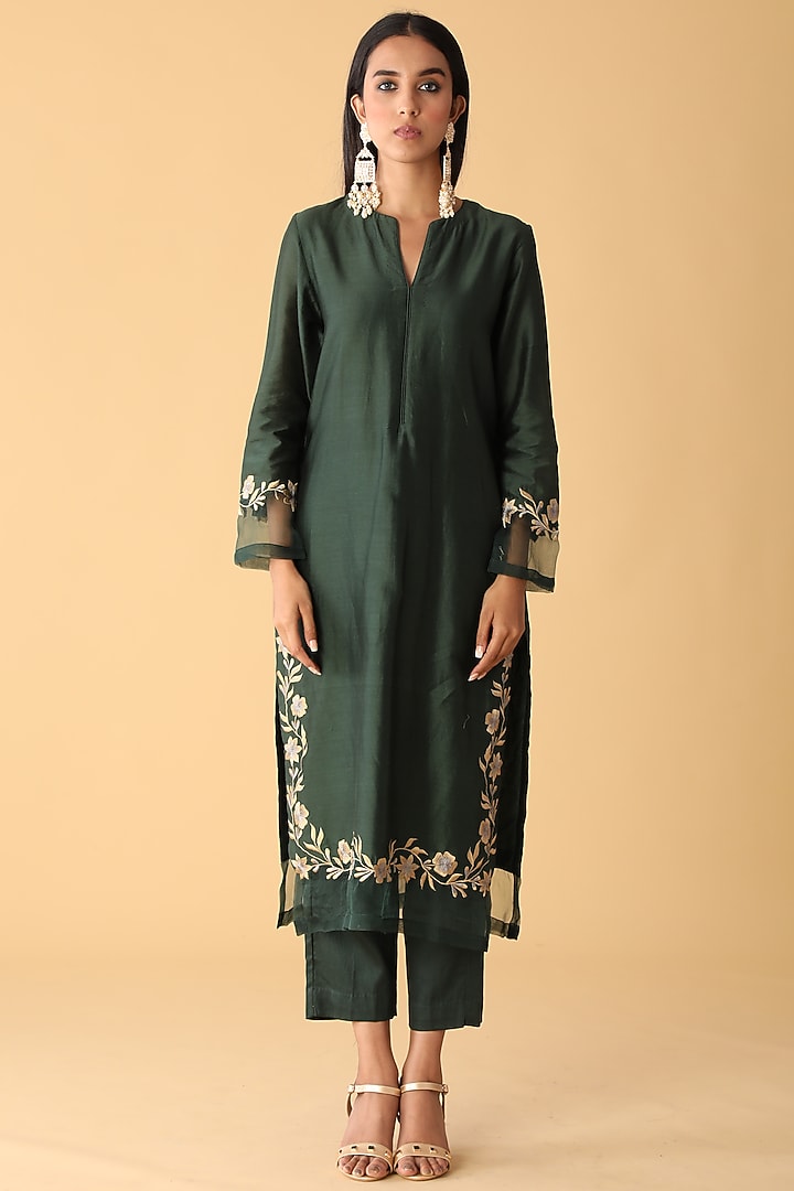 Emerald Green Chanderi Embroidered Kurta Set by Zeefaa at Pernia's Pop Up Shop