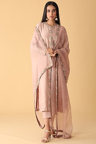 Dusky Pink Chanderi Embroidered Kurta Set by Zeefaa