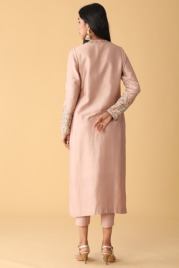 Dusky Pink Chanderi Embroidered Kurta Set by Zeefaa at Pernia's Pop Up Shop