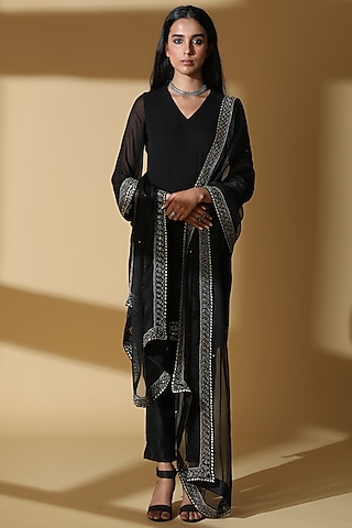 Midnight Black Embroidered Kurta Set by Zeefaa