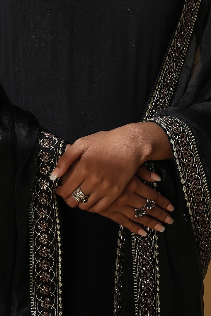 Midnight Black Embroidered Kurta Set by Zeefaa at Pernia's Pop Up Shop
