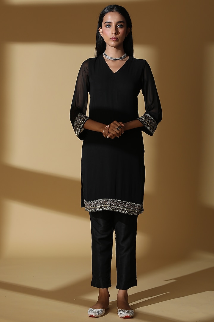 Midnight Black Embroidered Kurta Set by Zeefaa at Pernia's Pop Up Shop