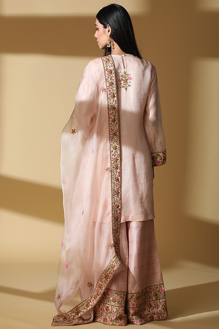 Pink Sequins Embroidered Kurta Set by Zeefaa at Pernia's Pop Up Shop