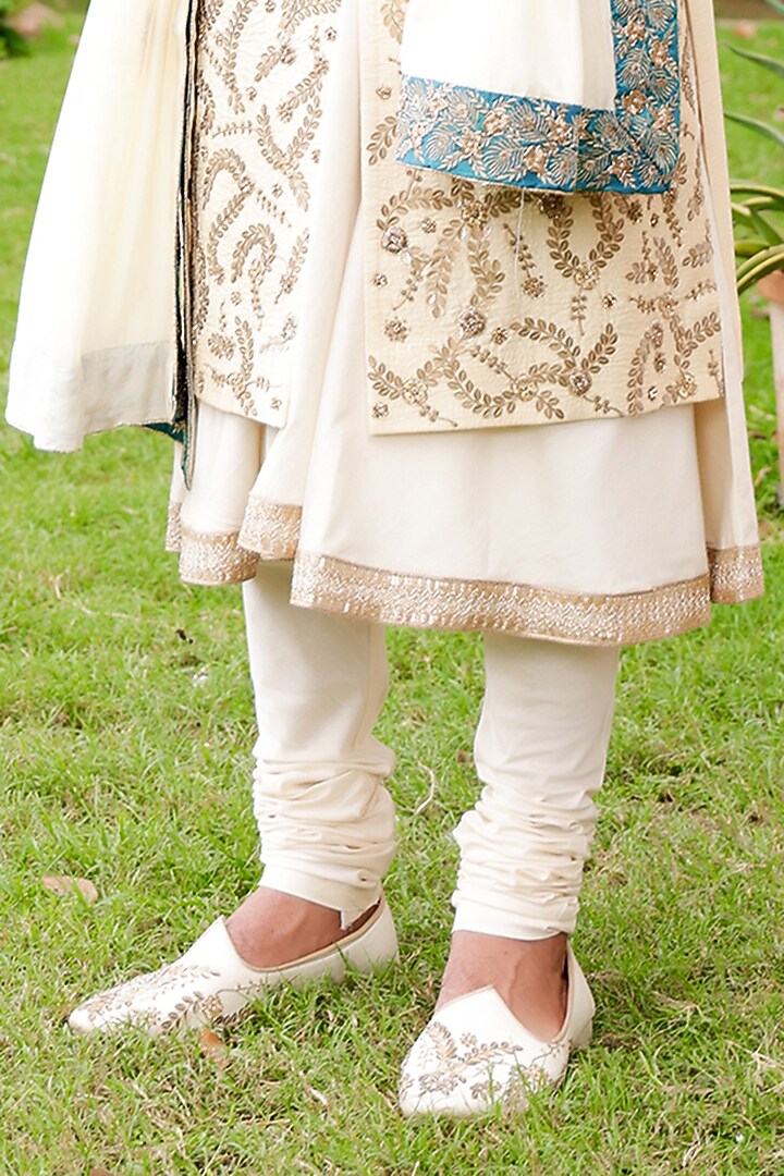 Ivory Pure Raw Silk Hand Embroidered Sherwani Set by ZENITH COUTURE at Pernia's Pop Up Shop