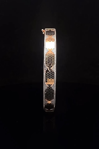18kt Two-Tone Finish Dotted Bee Filigree Bangle by Zewar By Valchandson jewellers