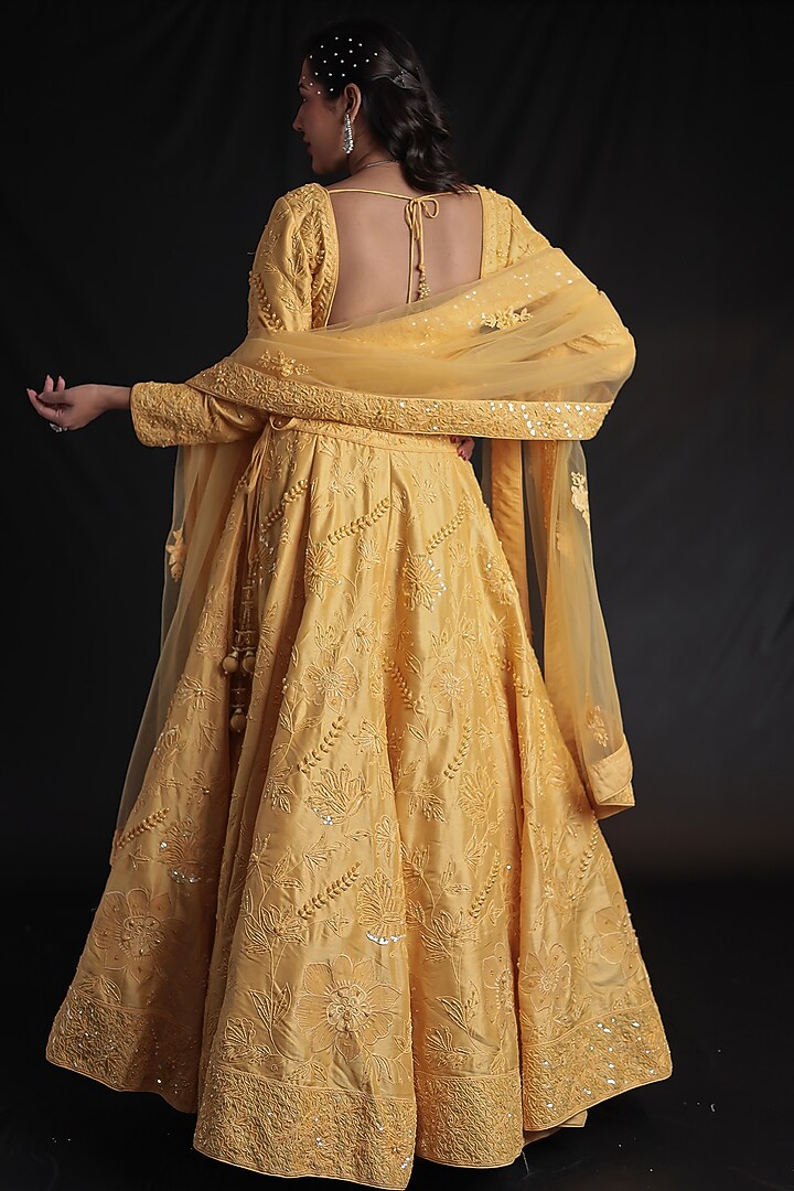 Yellow Silk Embellished Bridal Lehenga Set by Zari Jaipur at Pernia's Pop Up Shop