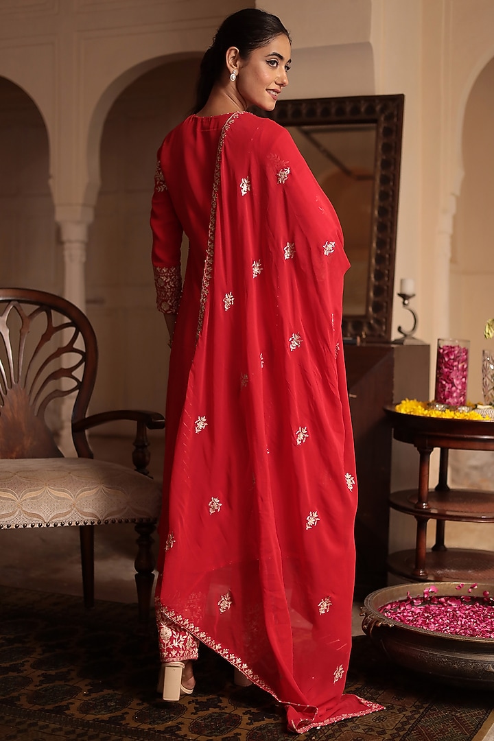 Red Georgette Pitta Embroidered Kurta Set by Zari Jaipur at Pernia's Pop Up Shop