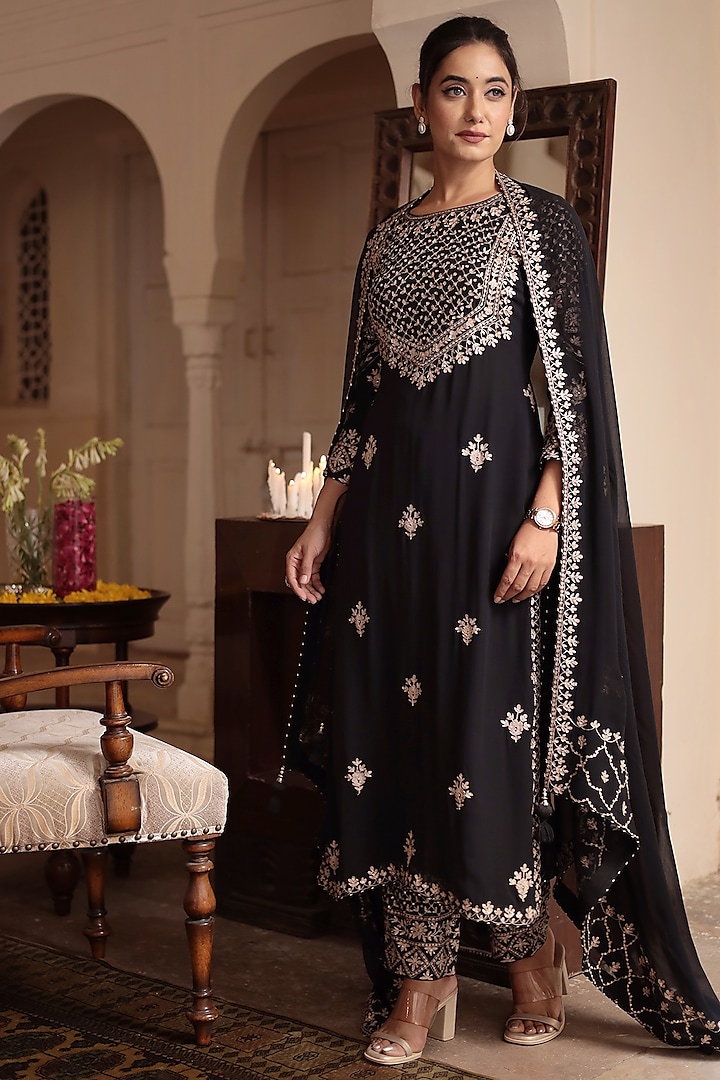 Black Georgette Pitta Embroidered Kurta Set by Zari Jaipur at Pernia's Pop Up Shop