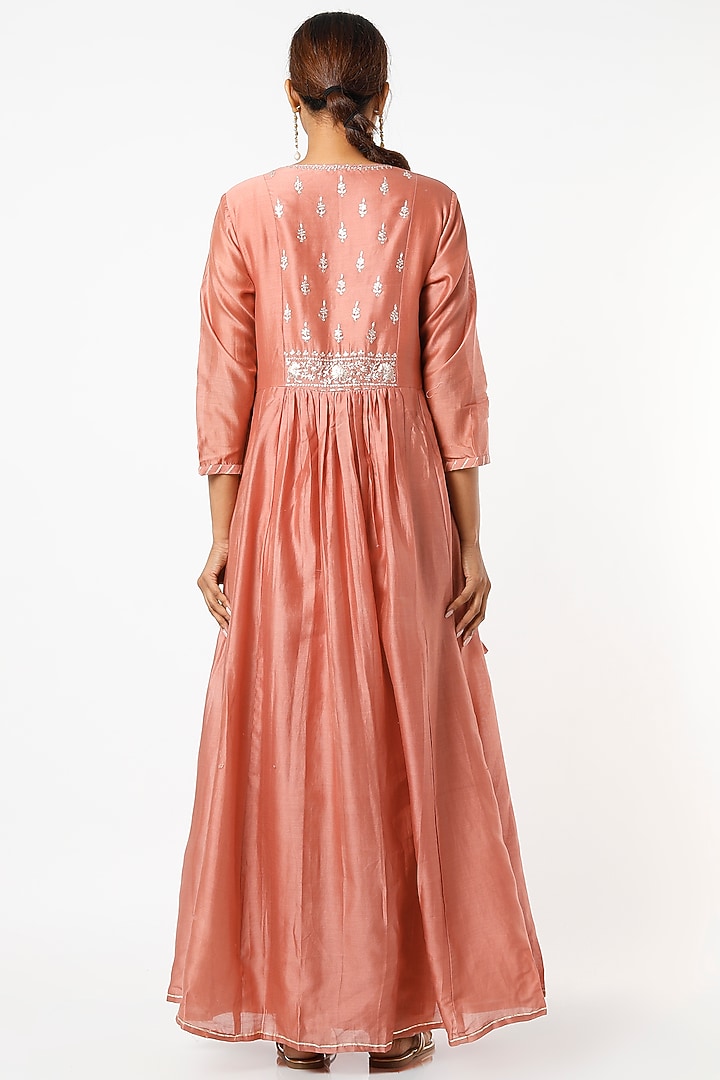 Peach Pure Chanderi Kurta Set by Zari Jaipur at Pernia's Pop Up Shop