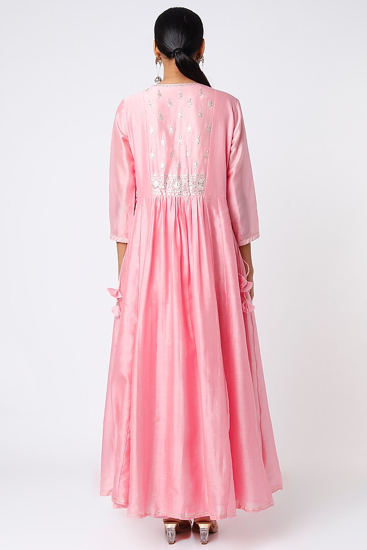 Peach Pure Chanderi Kurta Set by Zari Jaipur at Pernia's Pop Up Shop