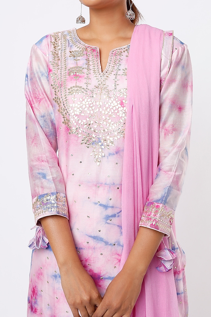 Pink Georgette Kurta Set by Zari Jaipur at Pernia's Pop Up Shop