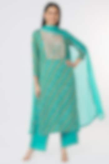 Green Embroidered Kurta Set by Zari Jaipur at Pernia's Pop Up Shop