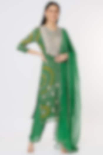 Green Georgette Bandhej Kurta Set by Zari Jaipur at Pernia's Pop Up Shop