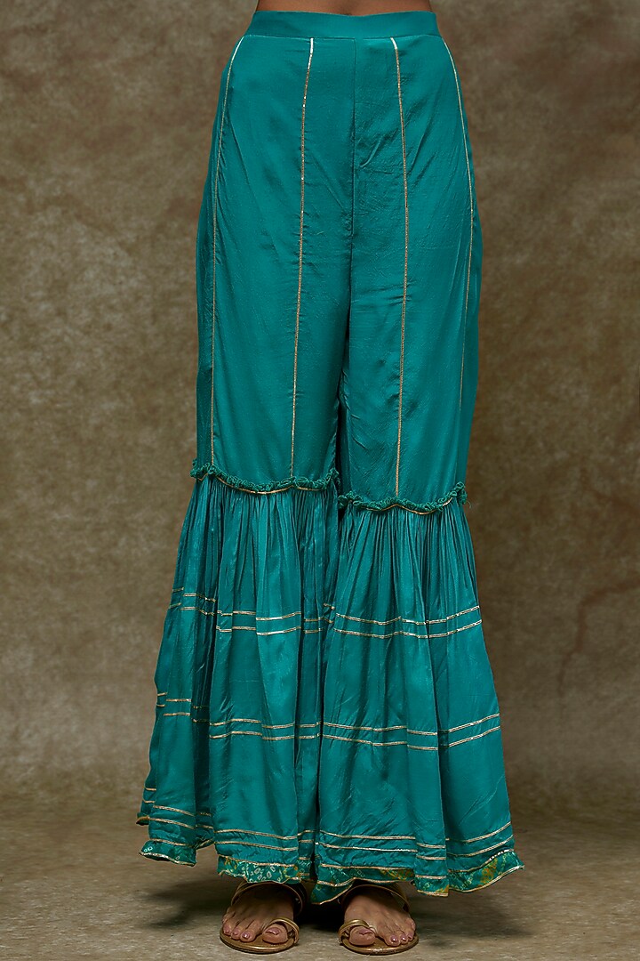 Green Georgette Bandhej Printed & Gota Embroidered Kurta Set by Zari Jaipur at Pernia's Pop Up Shop