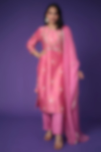 Light Pink Chanderi Silk Gota Patti Embroidered Bandhej Kurta Set by Zari Jaipur at Pernia's Pop Up Shop