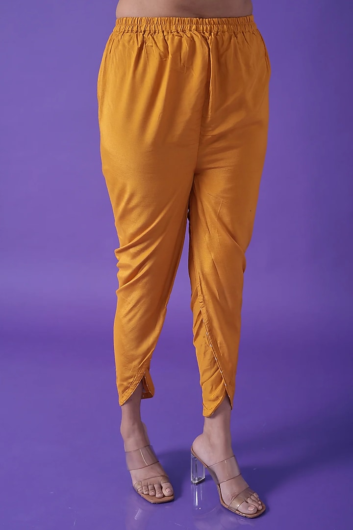 Yellow Organza Gota Patti Embroidered Peplum Kurta Set by Zari Jaipur at Pernia's Pop Up Shop