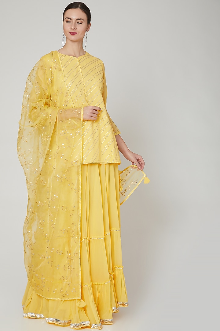 Yellow Embroidered Lehenga Set by Zari Jaipur at Pernia's Pop Up Shop