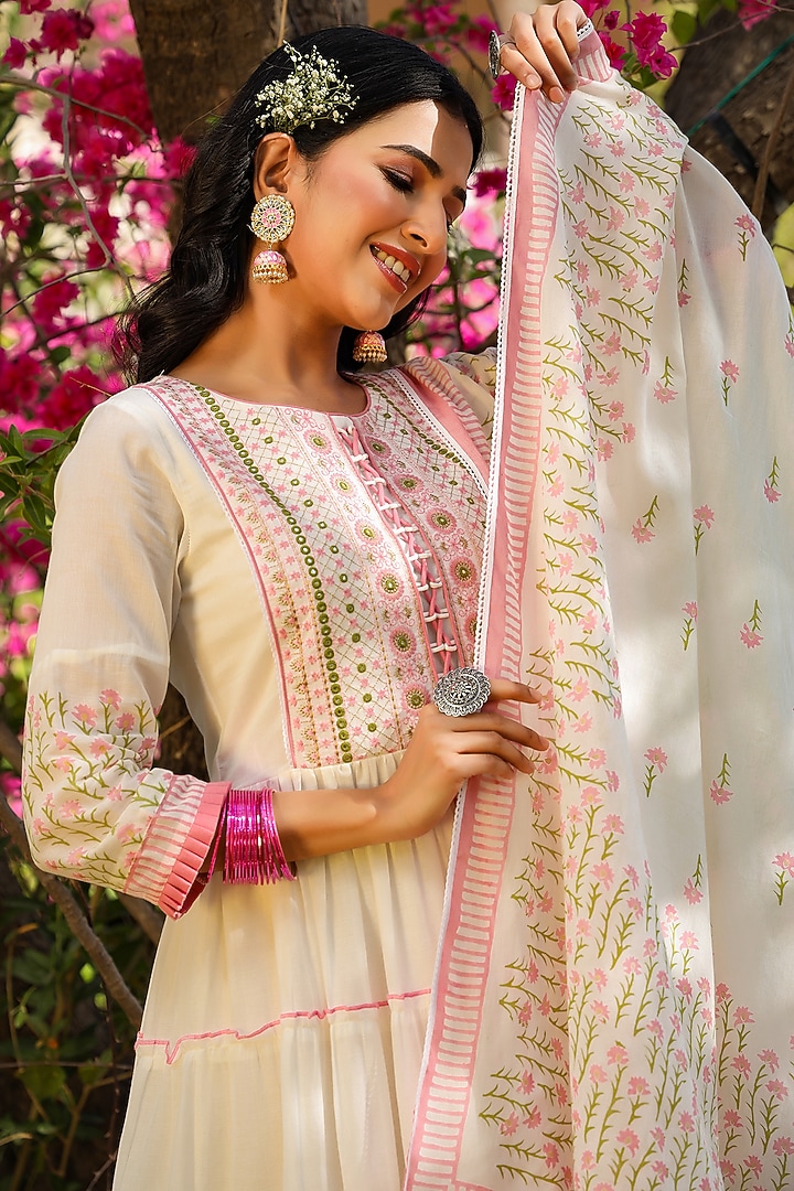 White & Pink Embroidered Anarkali Set by Zolo Label at Pernia's Pop Up Shop
