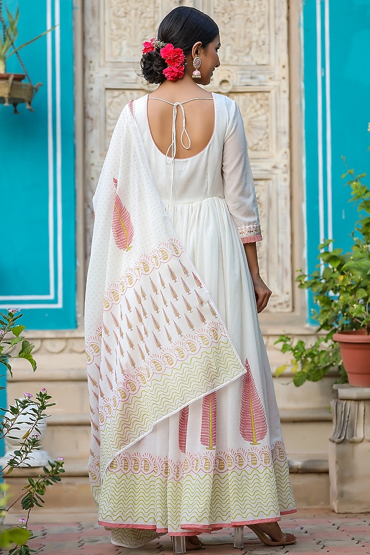 White & Red Embroidered Anarkali Set by Zolo Label at Pernia's Pop Up Shop