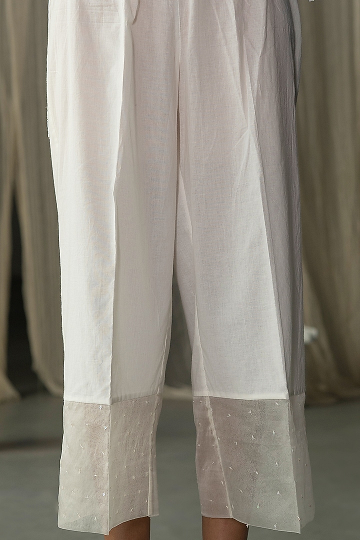 Off-White Hand Embroidered Kurta Set by Zoon Tribe at Pernia's Pop Up Shop