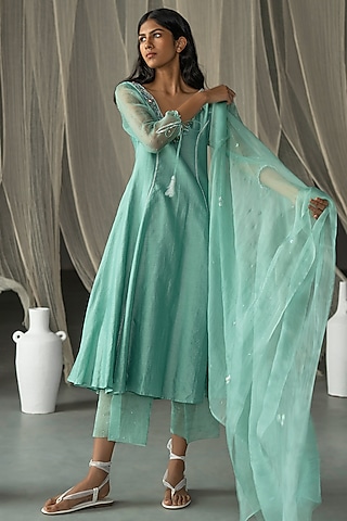 Aquamarine Hand Embroidered Kurta Set by Zoon Tribe