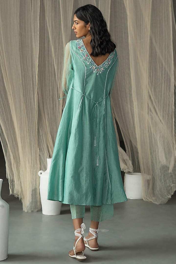 Aquamarine Hand Embroidered Kurta Set by Zoon Tribe at Pernia's Pop Up Shop